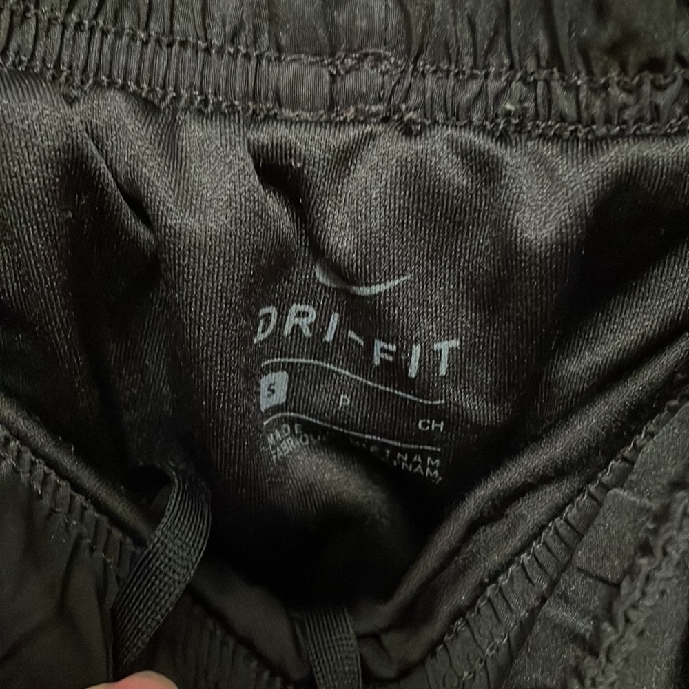 NIKE small women’s dri-fit running shorts black - Picture 2 of 3